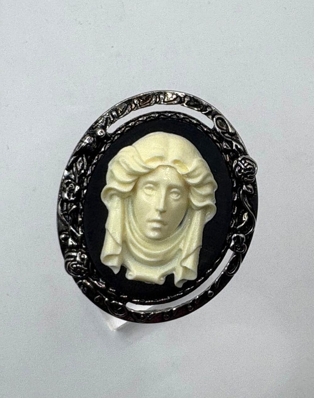 Disney Parks Haunted Mansion Madame Leota Cameo Brooch Pin 2017